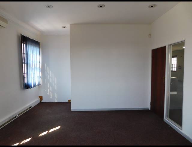 200M² OFFICE TO LET IN FERNDALE